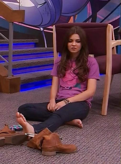 25P Victoria Justice's Beautiful Bare Feet