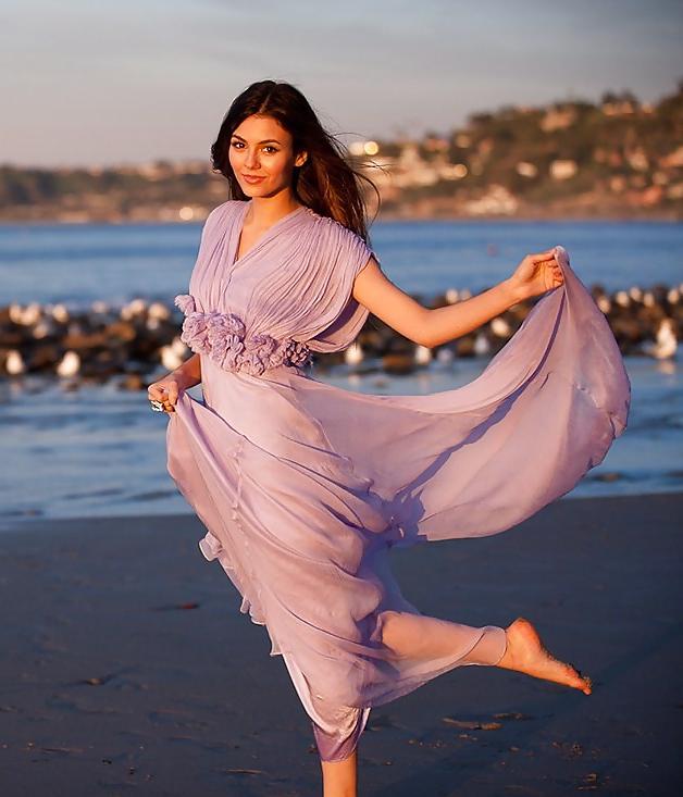25P Victoria Justice's Beautiful Bare Feet