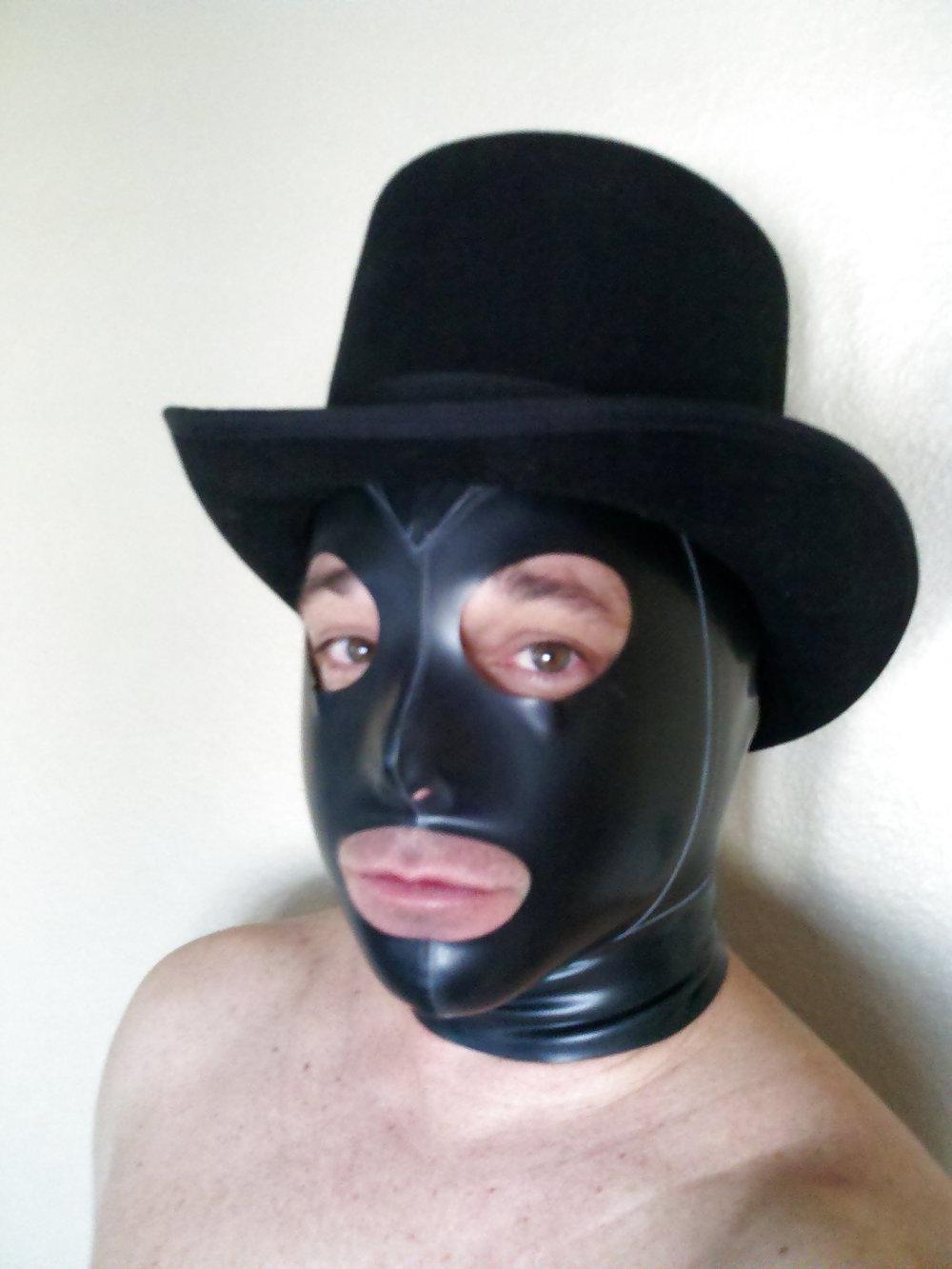 11P Kinky Latex Pictures