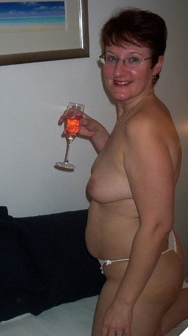23P British MILF Wife Cindy