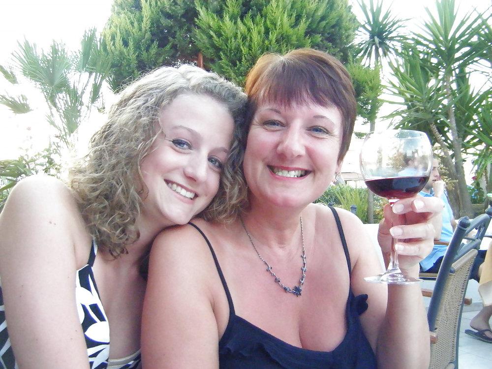 23P British MILF Wife Cindy