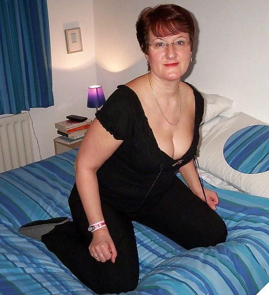 23P British MILF Wife Cindy