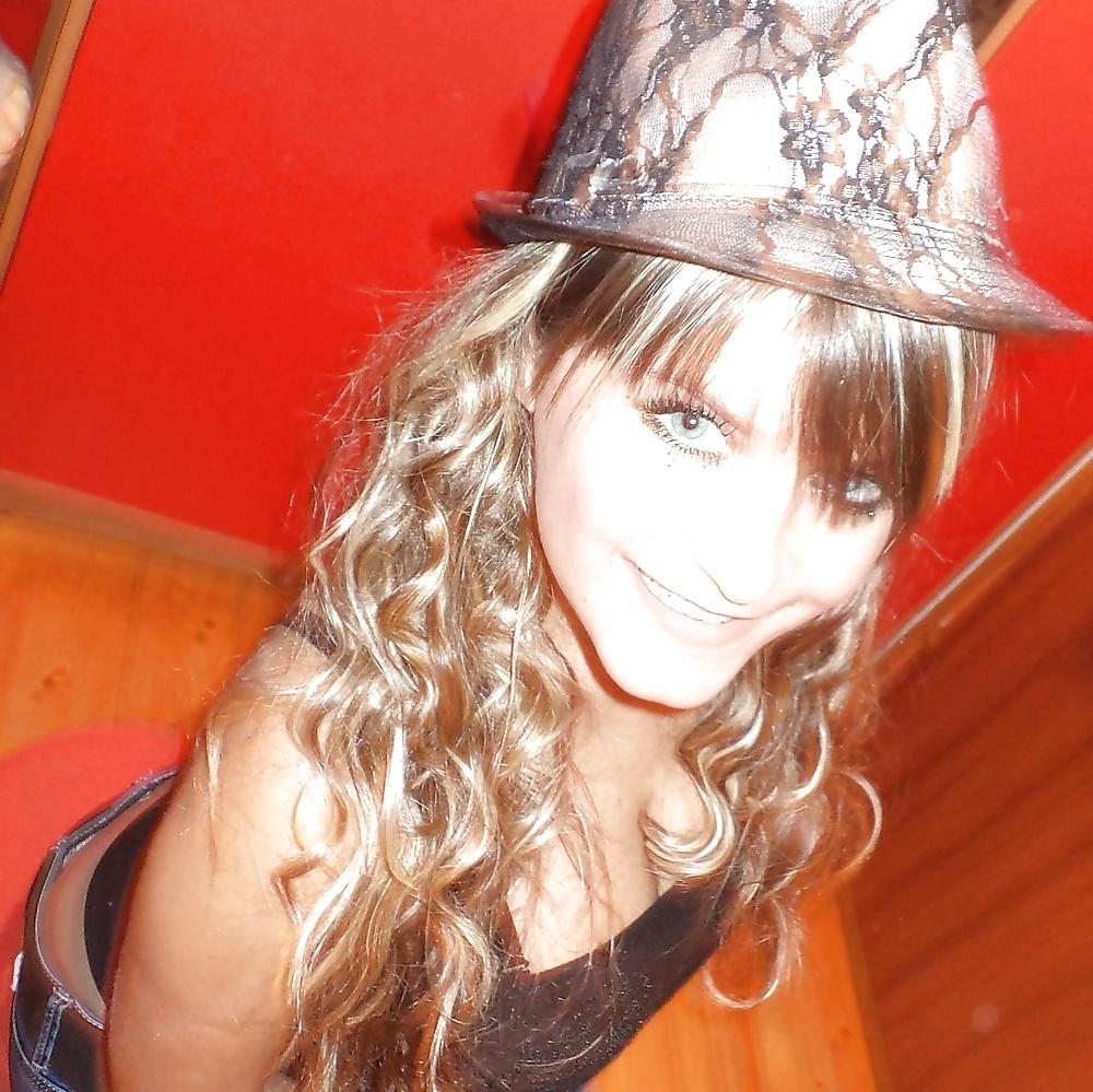 24P Biggest whore bitch and slut on this site (teen mom)