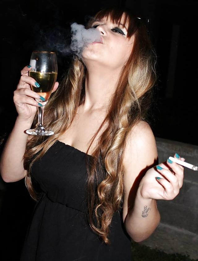 24P Biggest whore bitch and slut on this site (teen mom)
