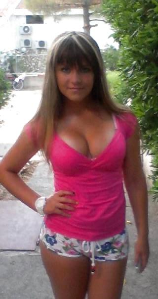 24P Biggest whore bitch and slut on this site (teen mom)
