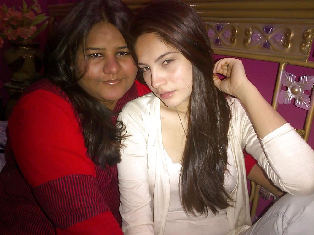 25P Paki bitch neelam that Big Black Cocks (BBCs) MUST TRY 3!