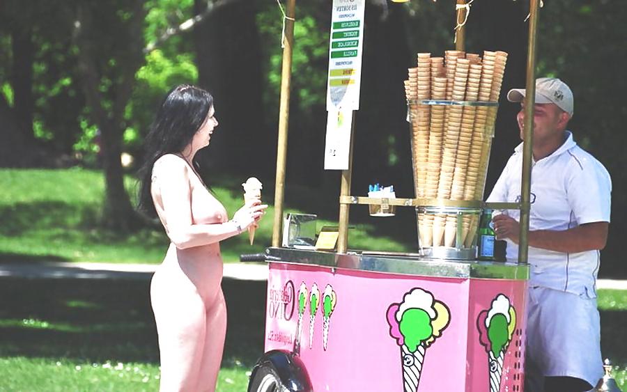 9P Sophie Loves Ice Cream Nude In Public