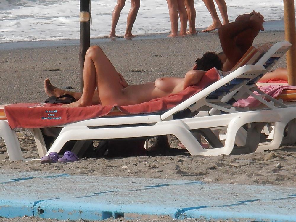25P Topless Beach Wives and Girlfriends