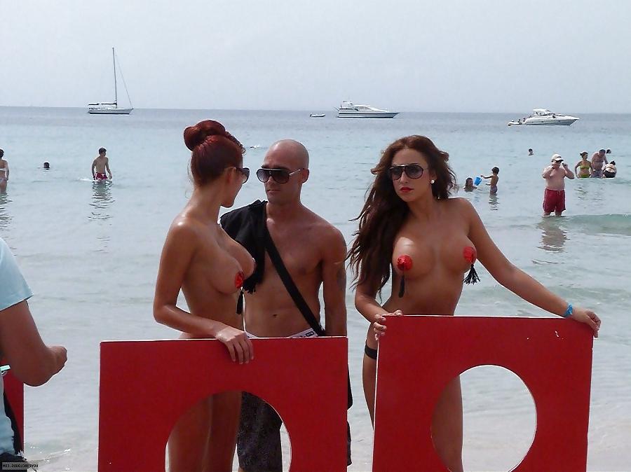 25P Topless Beach Wives and Girlfriends