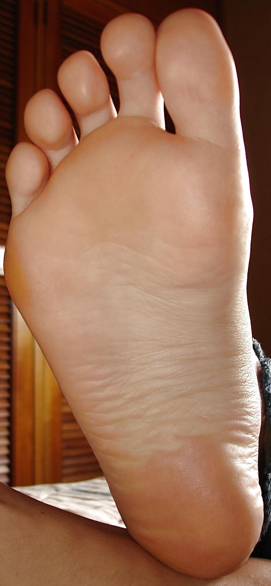 20P FEET SOLES of 20 years old GF II
