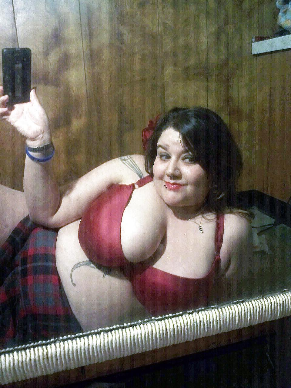 25P Fat Goth Girl