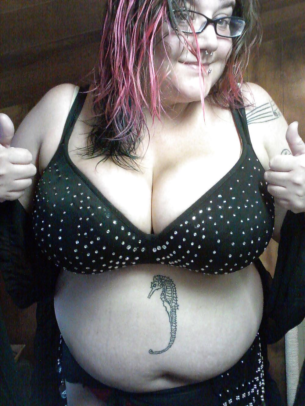 25P Fat Goth Girl