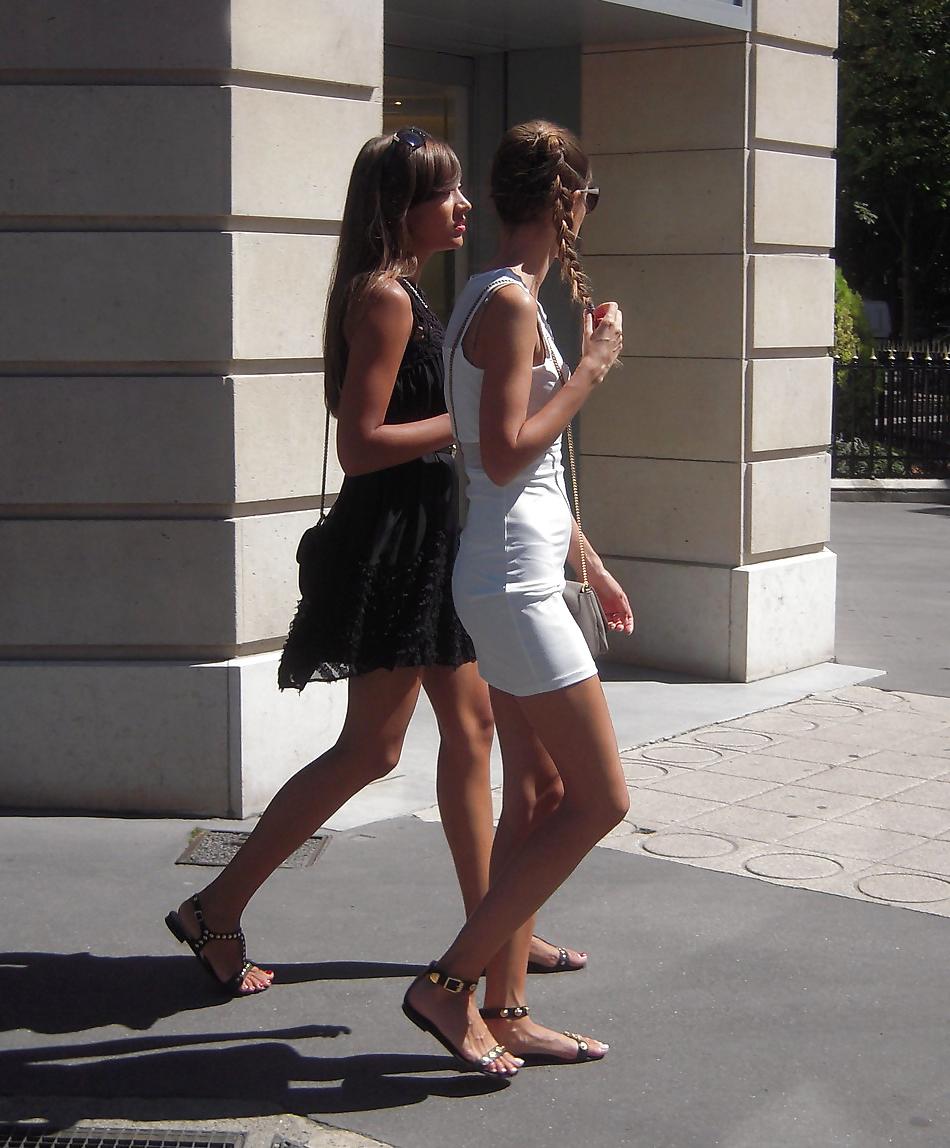 25P Voyeur Paris feet and ass