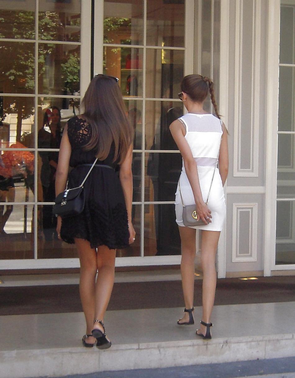25P Voyeur Paris feet and ass