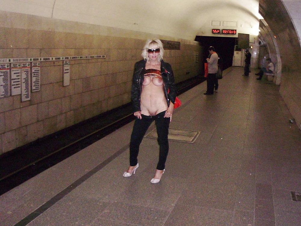 25P GIRLS EXPOSING THEMSELVES IN PUBLIC PLACES