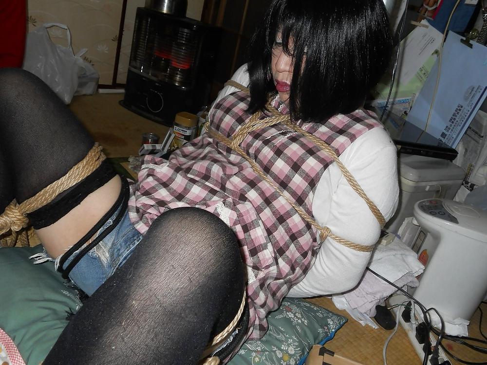 18P Rope play of fujiko with a apron