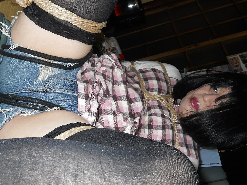 18P Rope play of fujiko with a apron