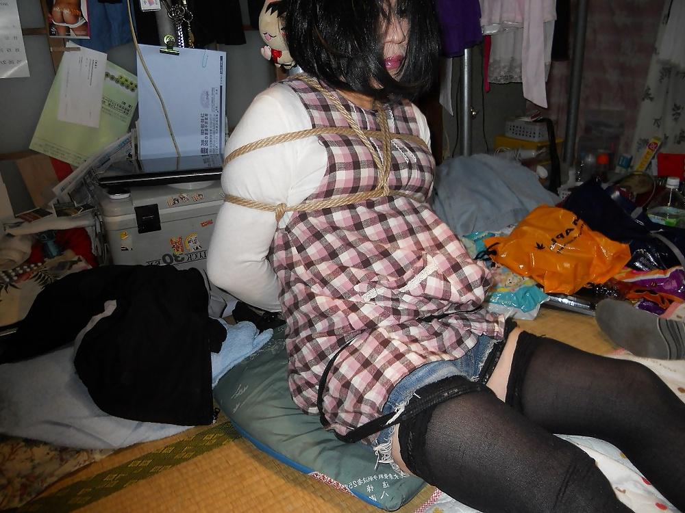18P Rope play of fujiko with a apron