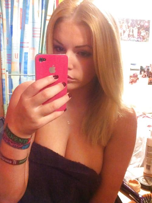 25P Busty blonde uk teen topless selfshots essex