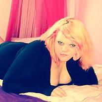 11P Wie würdest du diese saftige BBW-Schlampe ficken?