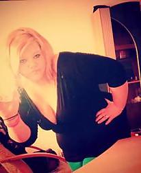 11P Wie würdest du diese saftige BBW-Schlampe ficken?