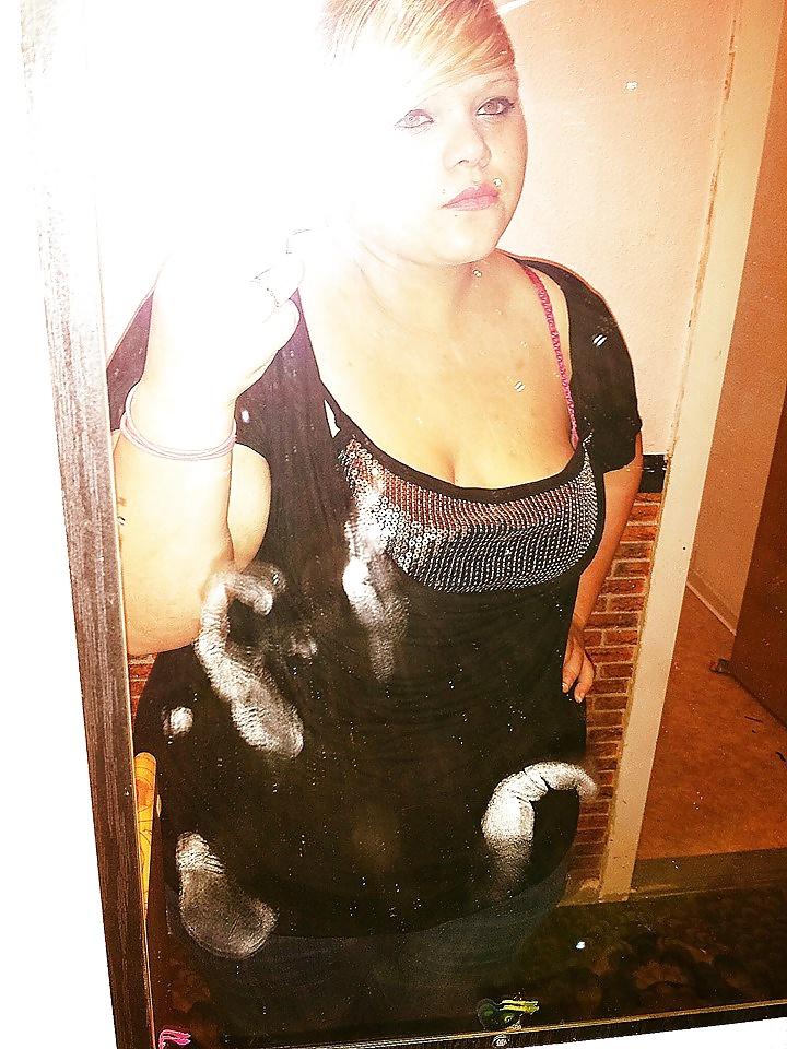 11P Wie würdest du diese saftige BBW-Schlampe ficken?