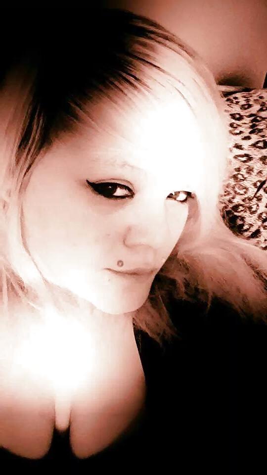 11P Wie würdest du diese saftige BBW-Schlampe ficken?