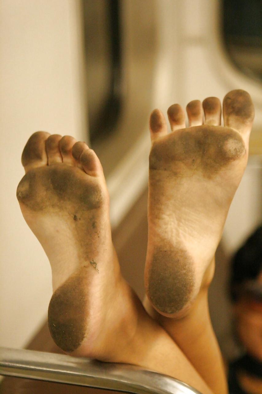 25P Mariana aka Subrina -  public feet