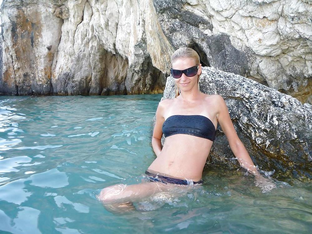 25P Hot Blonde Amateur Bitch ... !!!