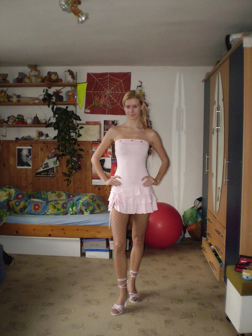25P Hot Blonde Amateur Bitch ... !!!
