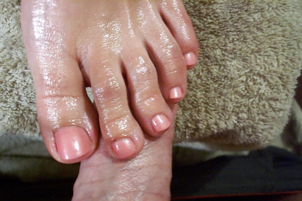 25P Feet toes cock