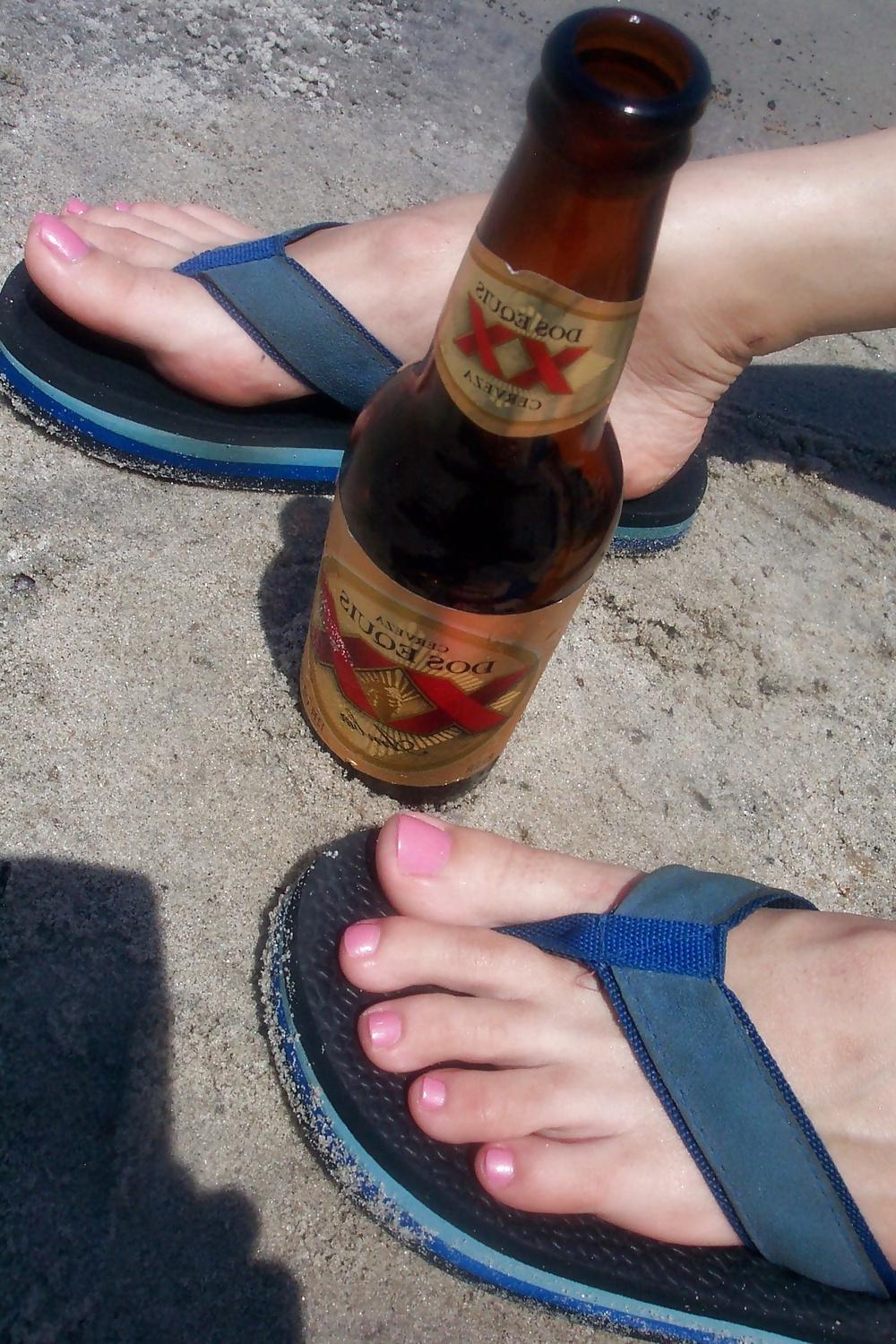 25P Feet toes cock