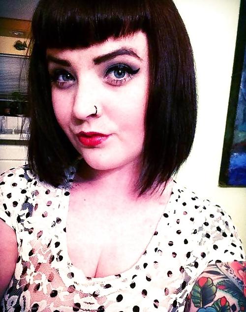 25P Busty Greek Goddess