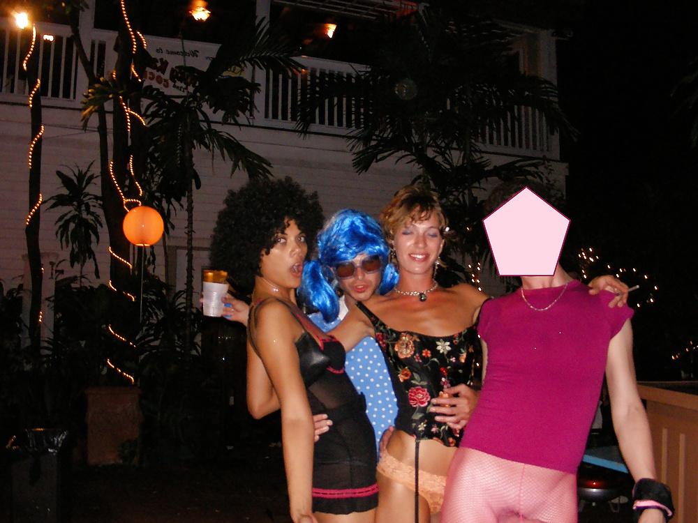 9P Spandexia: Outside in Public