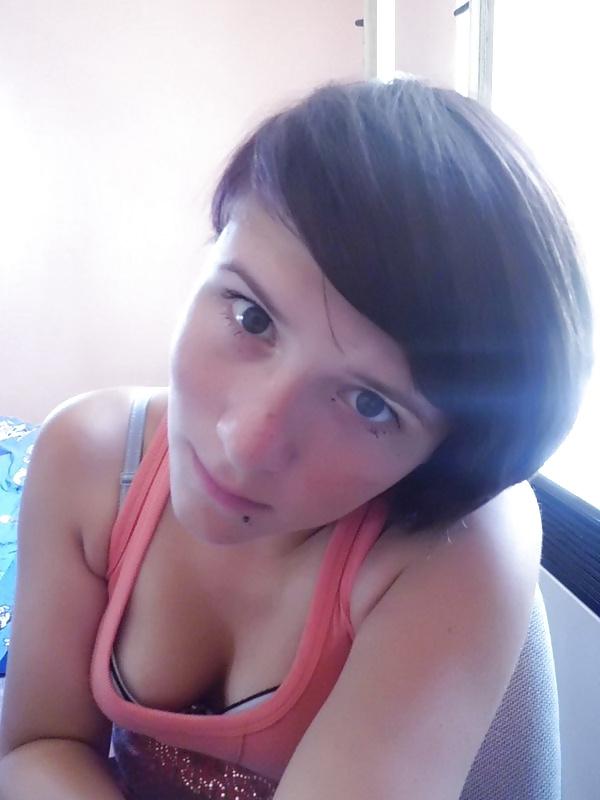 9P Cute teen downblouse