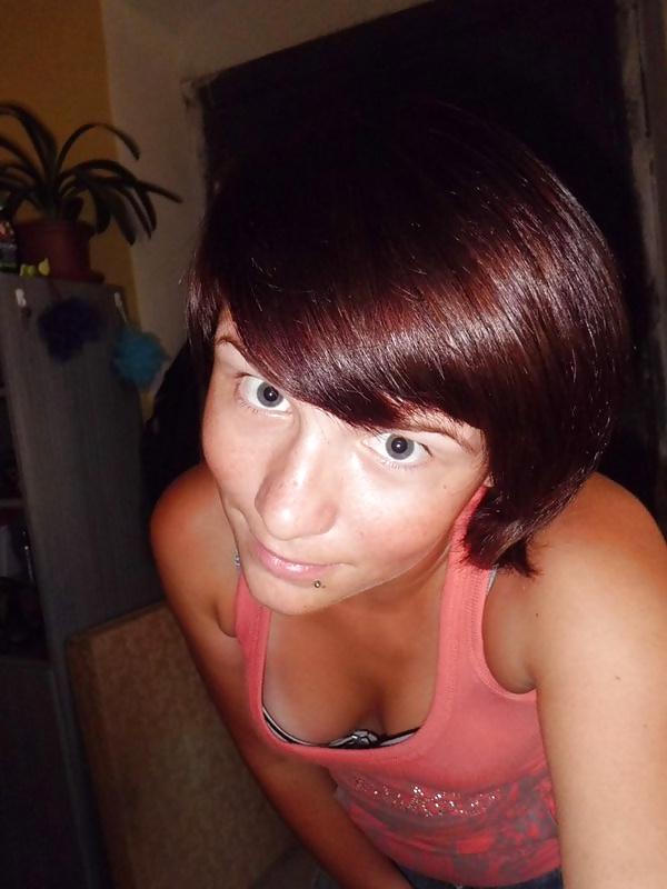 9P Cute teen downblouse