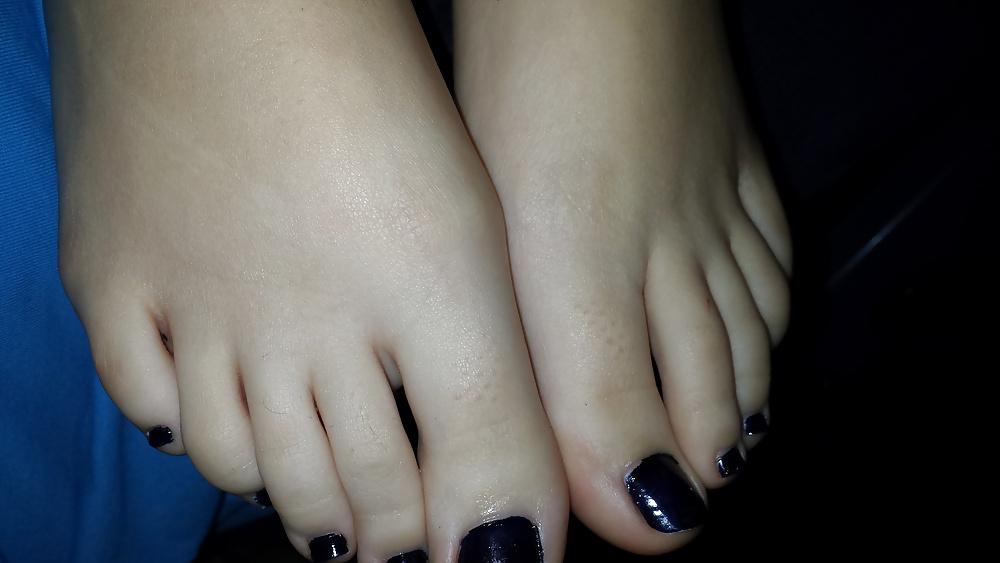 8P Cute feet play time :)