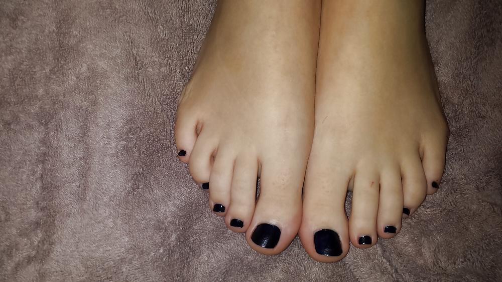 8P Cute feet play time :)