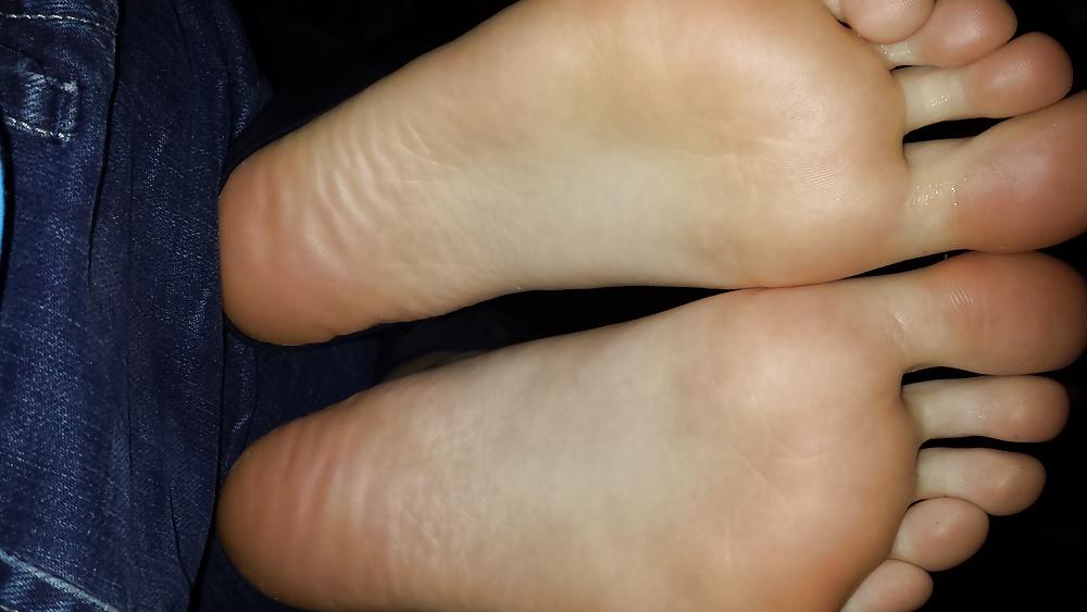 8P Cute feet play time :)