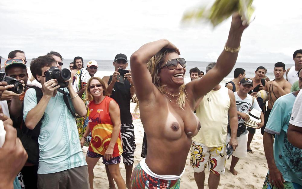 8P Topless em Ipanema no Rio