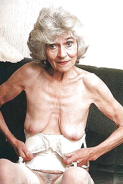 16P Eine richtige Oma, a real granny