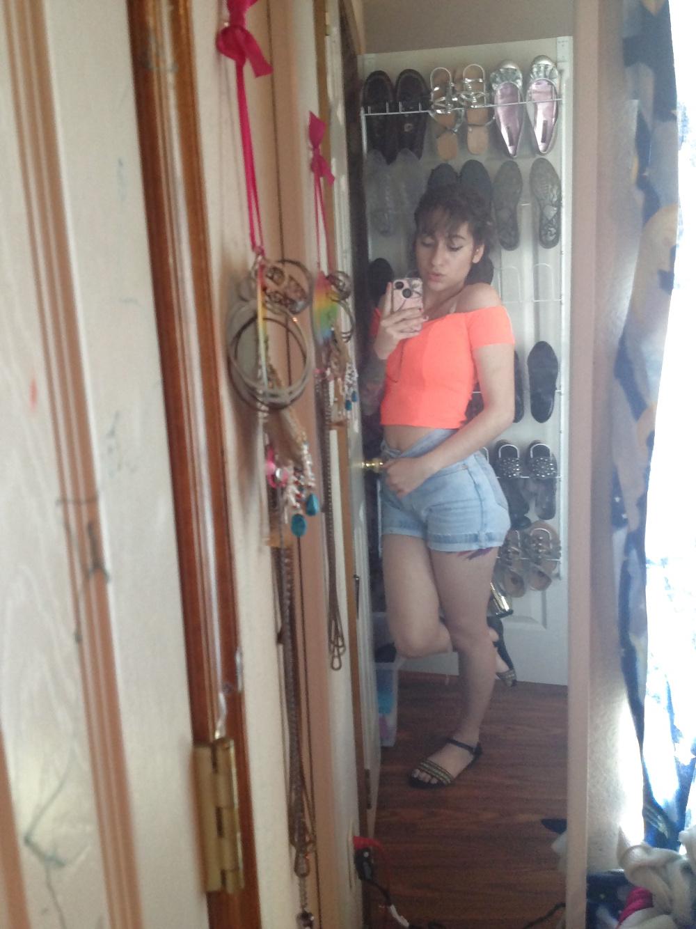 25P Thick White Slut Gets So Many BBC's Spewing Cum