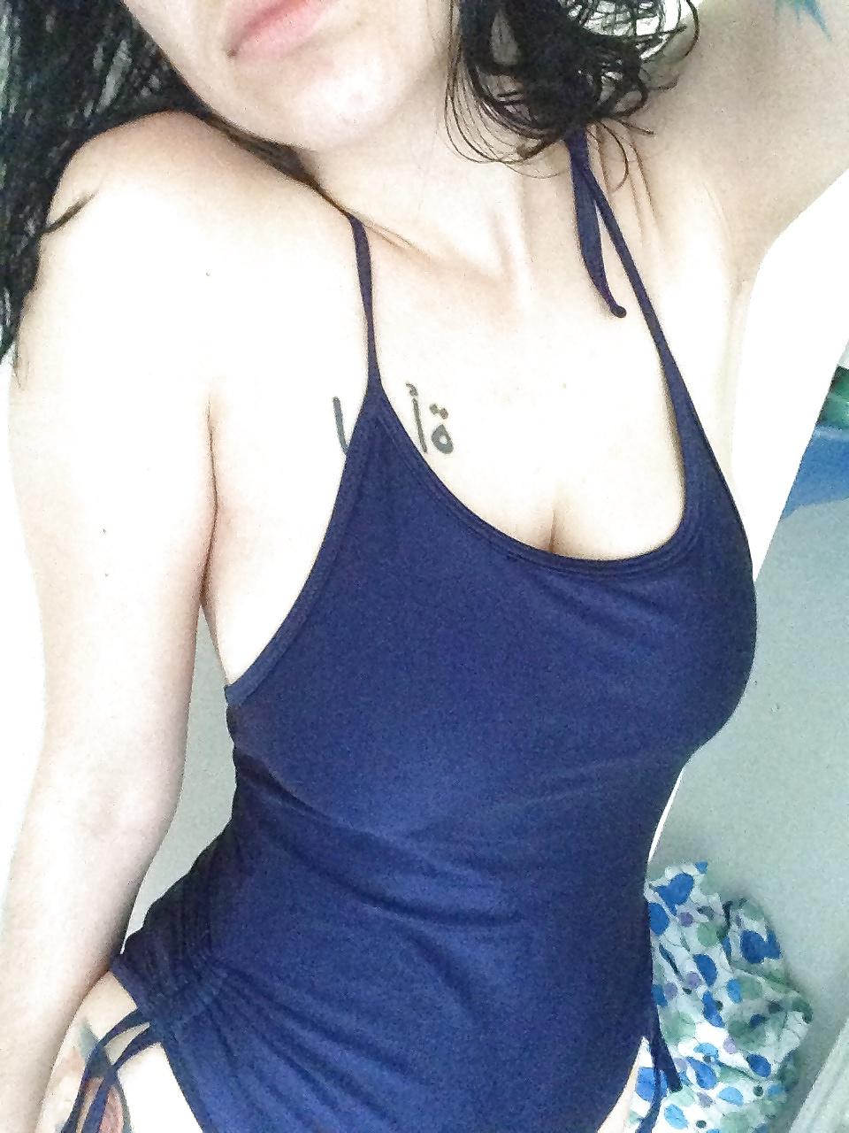 25P Thick White Slut Gets So Many BBC's Spewing Cum