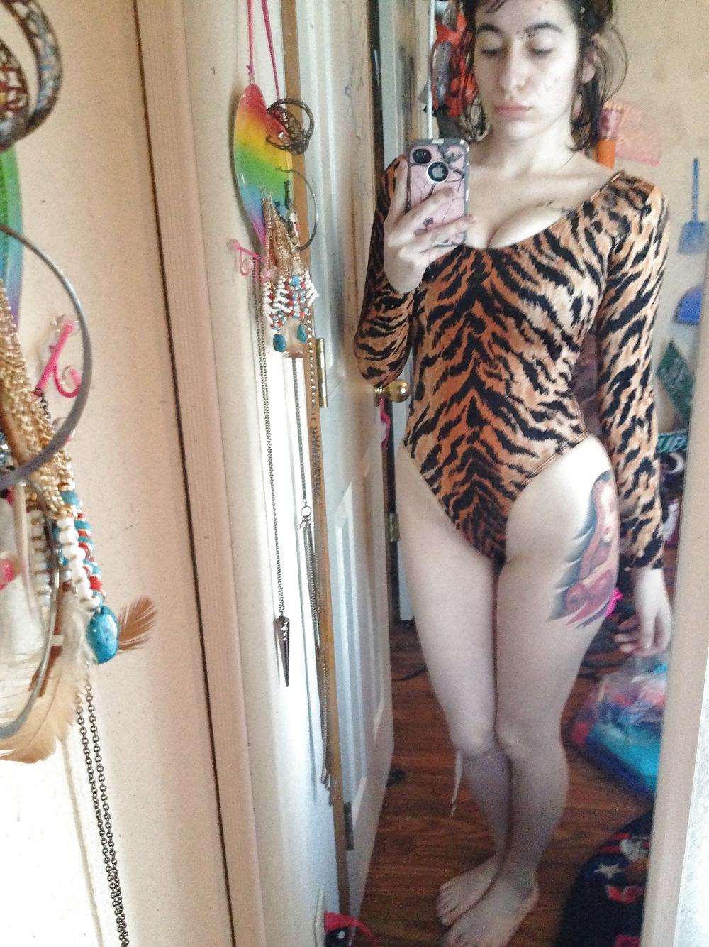 25P Thick White Slut Gets So Many BBC's Spewing Cum