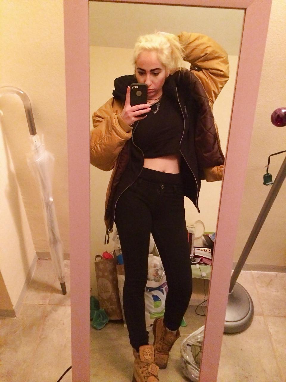25P Thick White Slut Gets So Many BBC's Spewing Cum