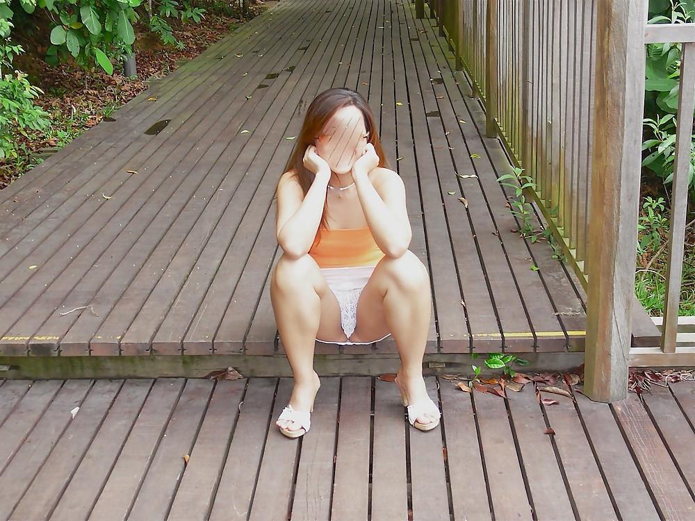 25P Singapore Bitch Exhibitionist!