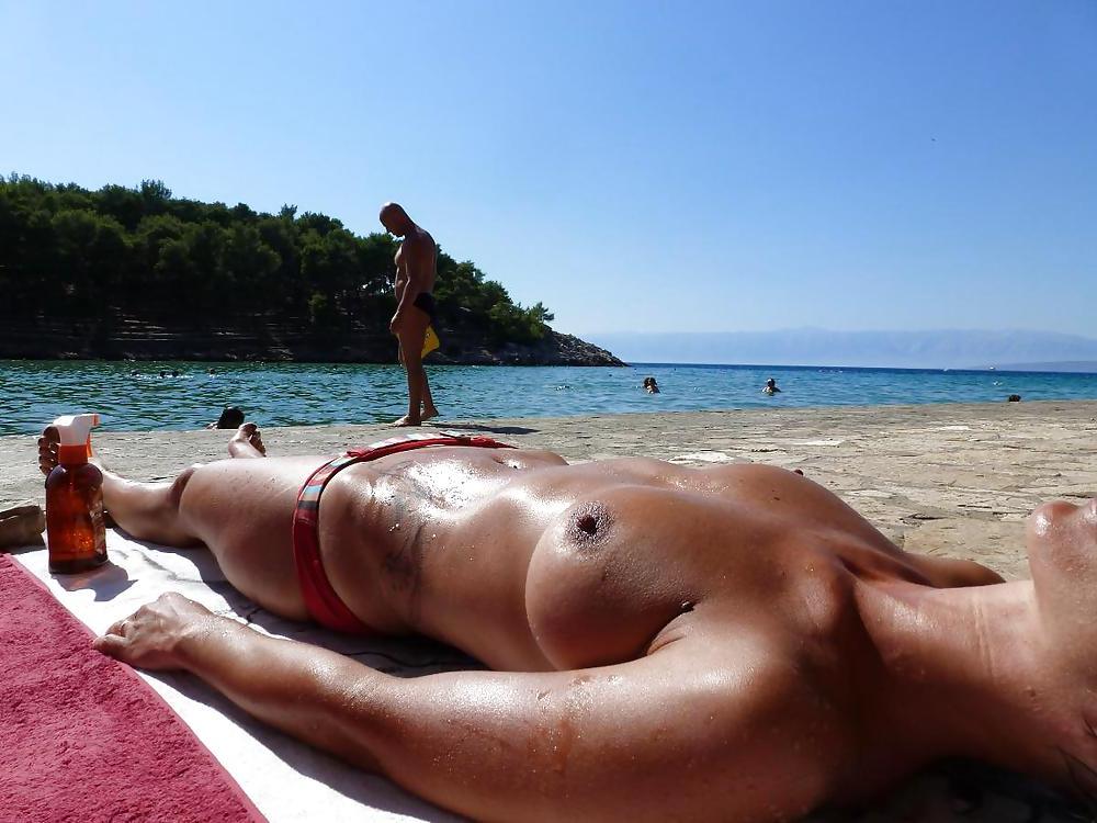 12P Nasty girl for wanking and cumming-belle porche per sborrate