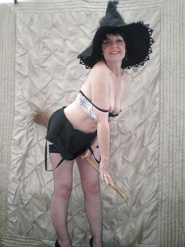 25P British gilf with huge nipples