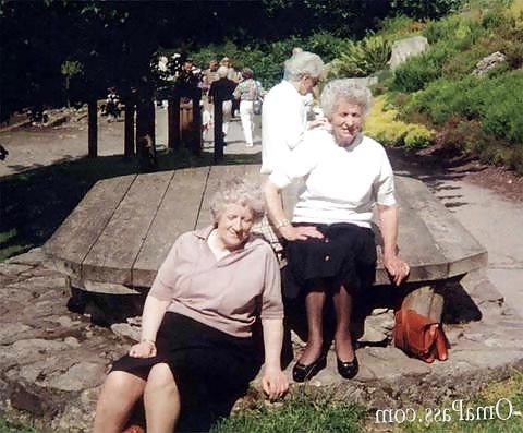 25P Granny gallery with homemade chubby and amateur grannies
