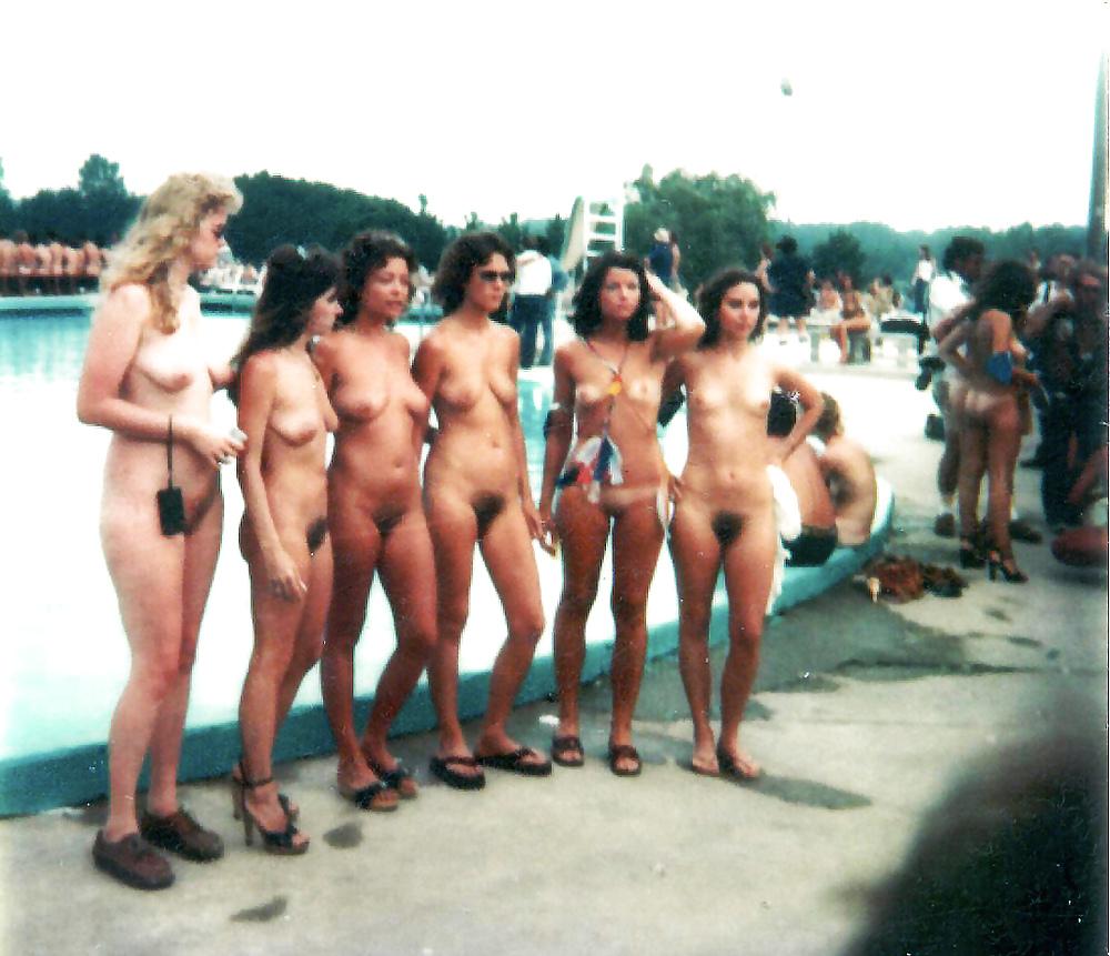 25P Nude in Public